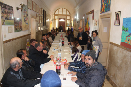 Una Tavola Una Famiglia